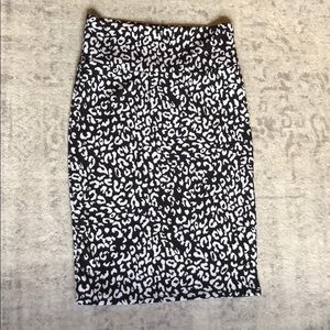 Black and white cheetah print pencil skirt
